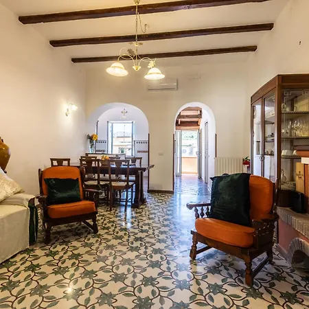 La Palommella ماسّا لوبْرينسِ