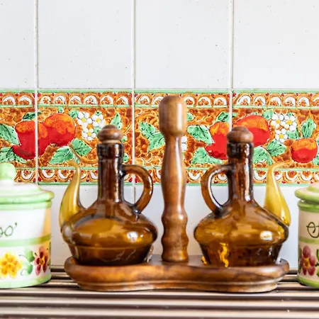 شقة La Palommella ماسّا لوبْرينسِ